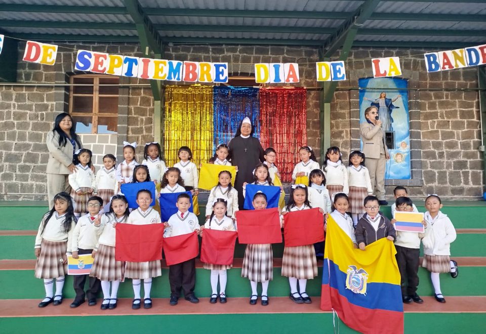 Minuto Cívico.                                                Día de la Bandera                          UEPSMA