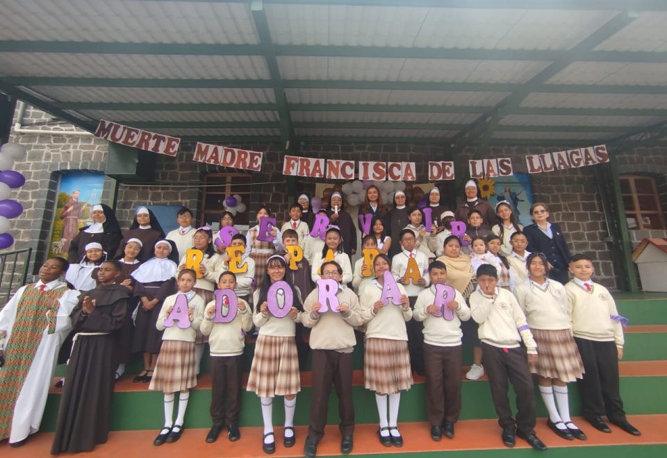 IMG-20251031-WA0024 Minuto Cívico Muerte de Francisca de las Llaga, Día del Escudo y Día de todos los Santos. UEPSMA