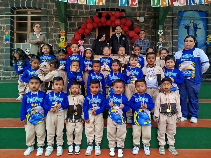 Clausura de Deportes                         Entrega de Medallas a ganadores
